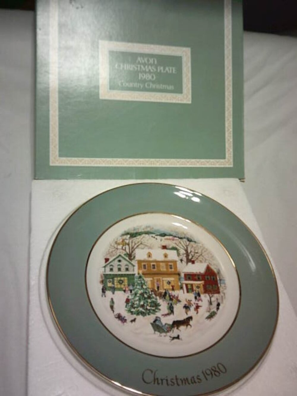 AVON COUNTRY CHRISTMAS COLLECTORS PLATE 1980 IN ORIGINAL BOX ENOCH WEDGEWOOD 🎁